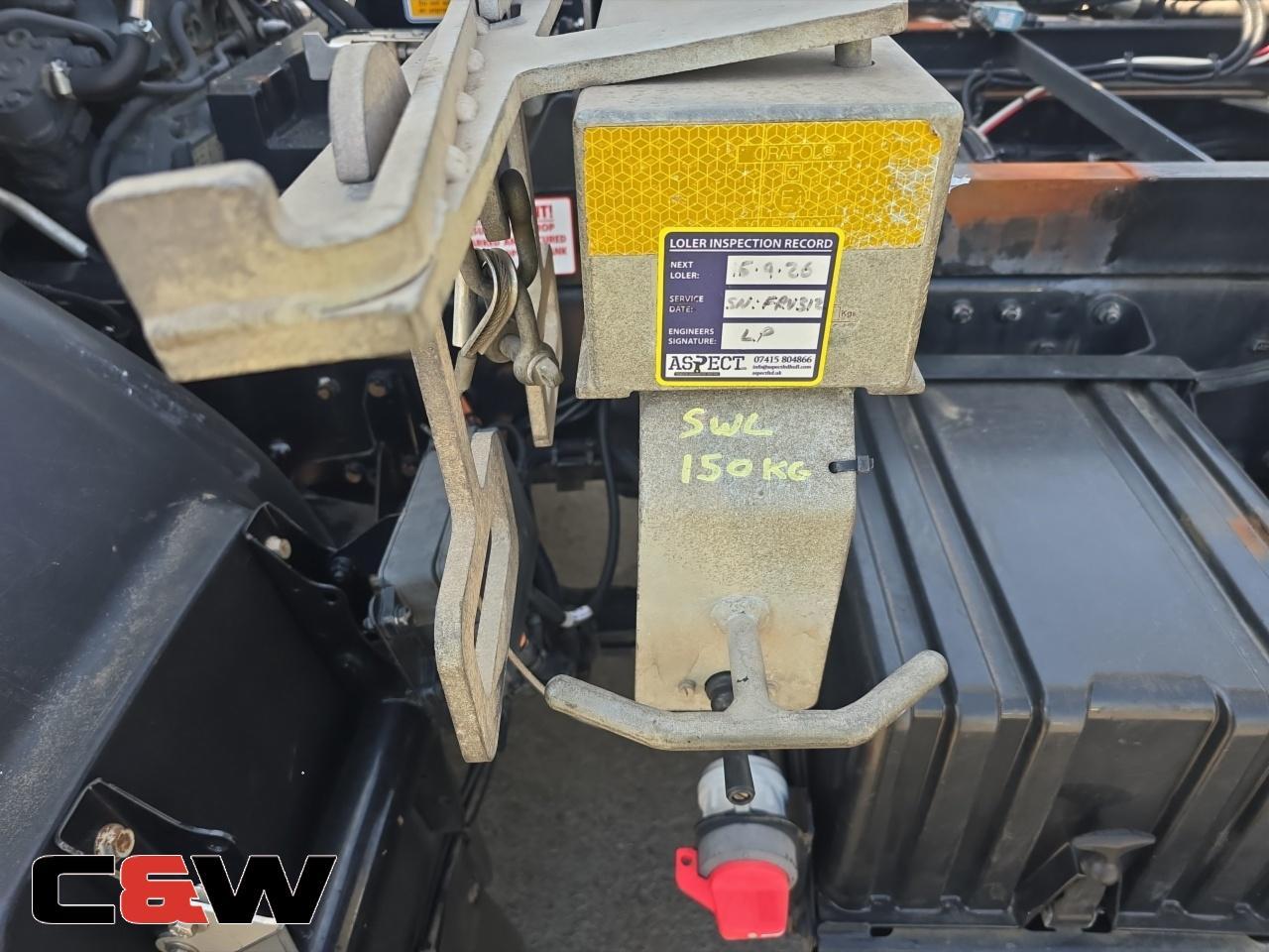 Vehicle image 14